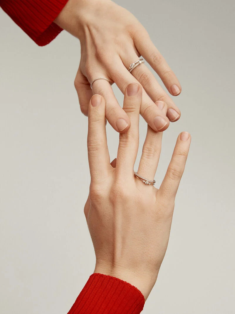 RI-BAND RING 0.15 CTS 0,15خاتم ذهب ابيض عيار 18 مرصع بالالماس