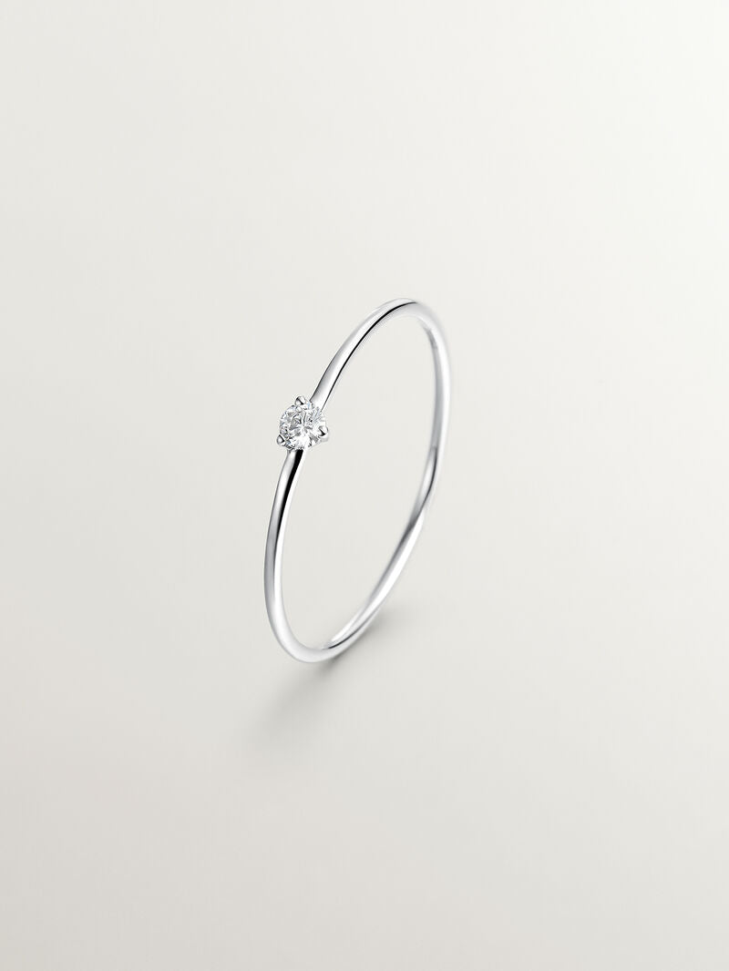 18K white gold solitaire ring with a 0.048ct diamond خاتم من الذهب الابيض عيار ١٨ مع الالماس 0,048 قيراط