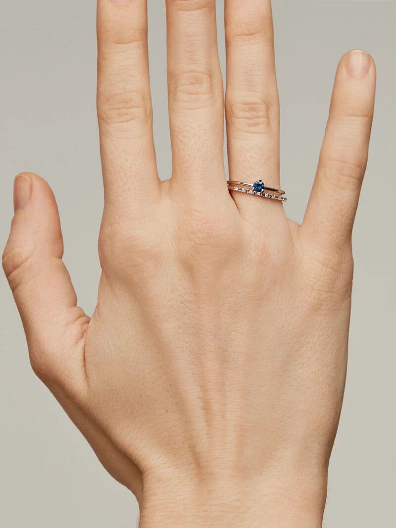 RI-GREAT THREE BLUE SAPPHIRE RINGخاتم ذهب ابيض عيار 18 مرصع باحجار الزفير