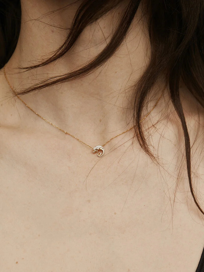 NECKLACE GOLD 18K DIAMOND DIAMOND SAGE قلادة ذهب 18مرصع بالألماس