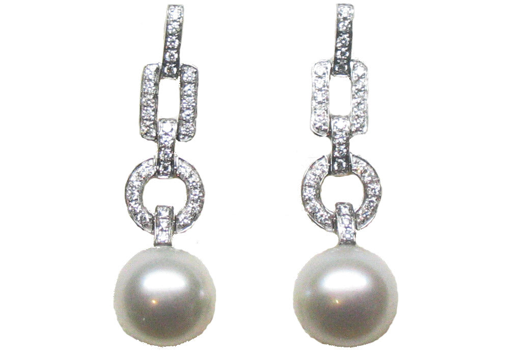WHITE GOLD PEARL DIAMOND EARRING حلق من اللؤلؤ ذهب مرصع بالألماس