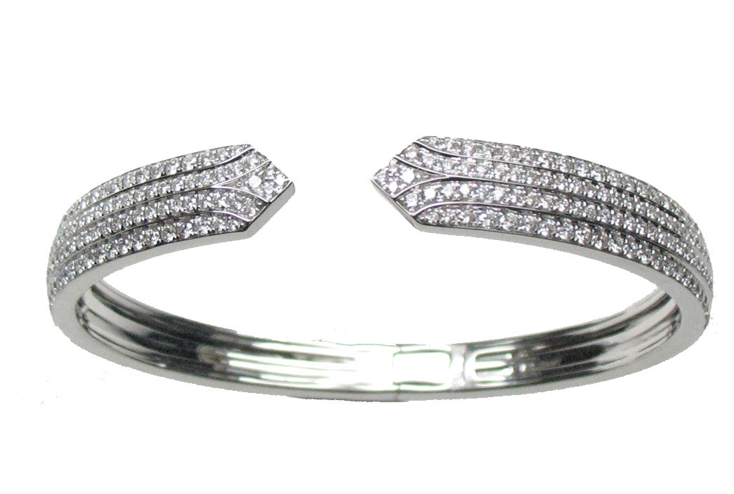WHITE GOLD DIAMOND BRACELET اسوارة ذهب 18 مرصعة بالألماس 2.20k ST / RIGIDA / 5319