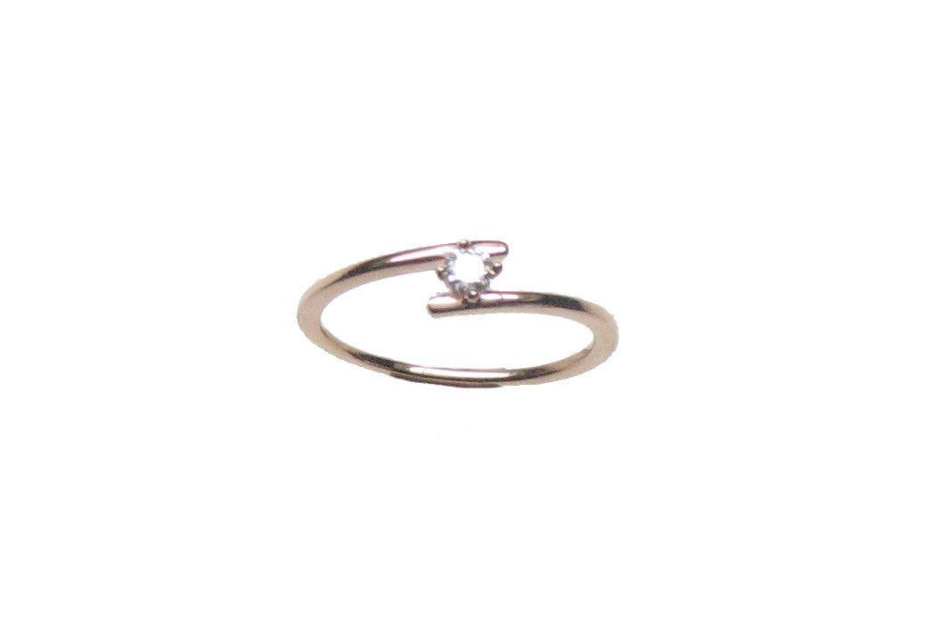 ROSE GOLD DIAMOND RING خاتم من الذهب الوردي عيار 18 مع الألماس 0.11 قيراط