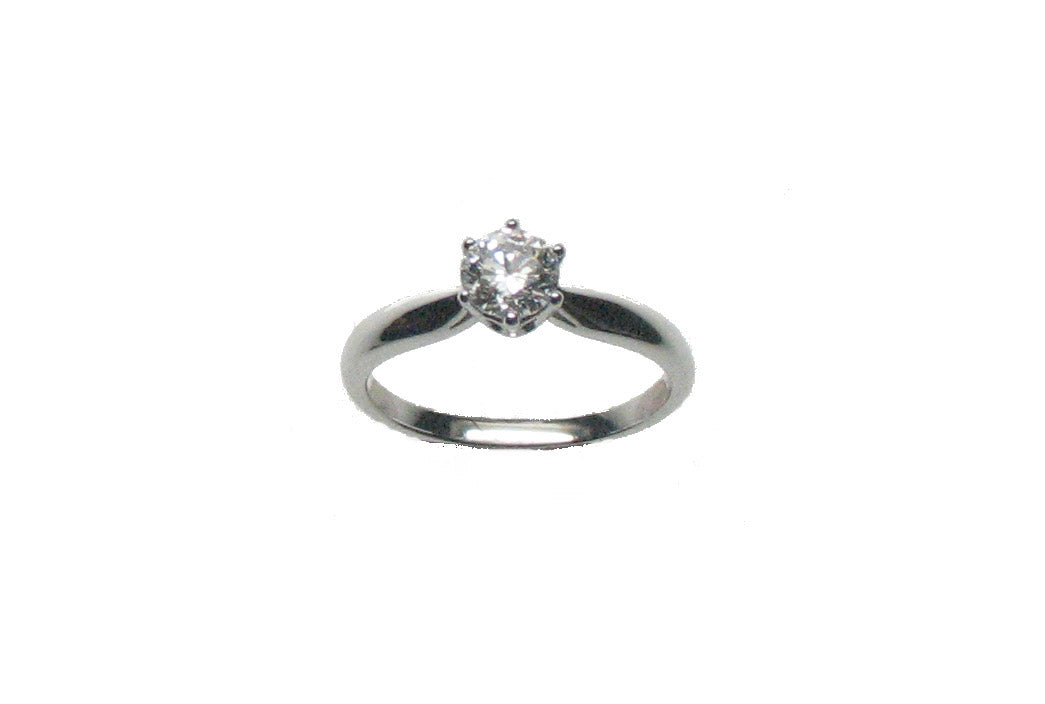 WHITE GOLD DIAMOND RING خاتم سولتير ذهب ابيض عيار ١٨ مع بالألماس 0.5 قيراط