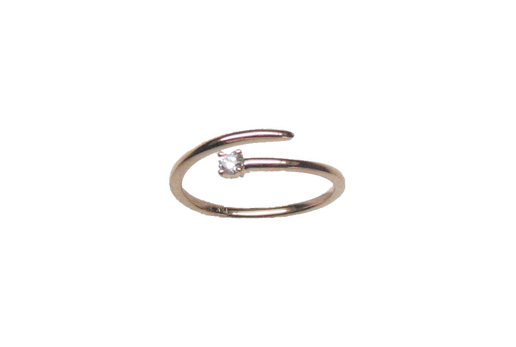 ROSE GOLD DIAMOND RING خاتم من الذهب الوردي عيار 18 مع الألماس 0.08 قيراط