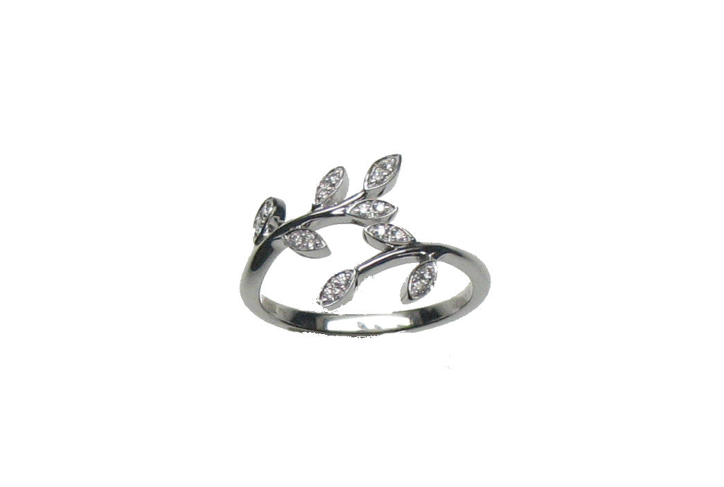 WHITE GOLD DIAMOND RING خاتم ذهب 18مرصع بالألماس