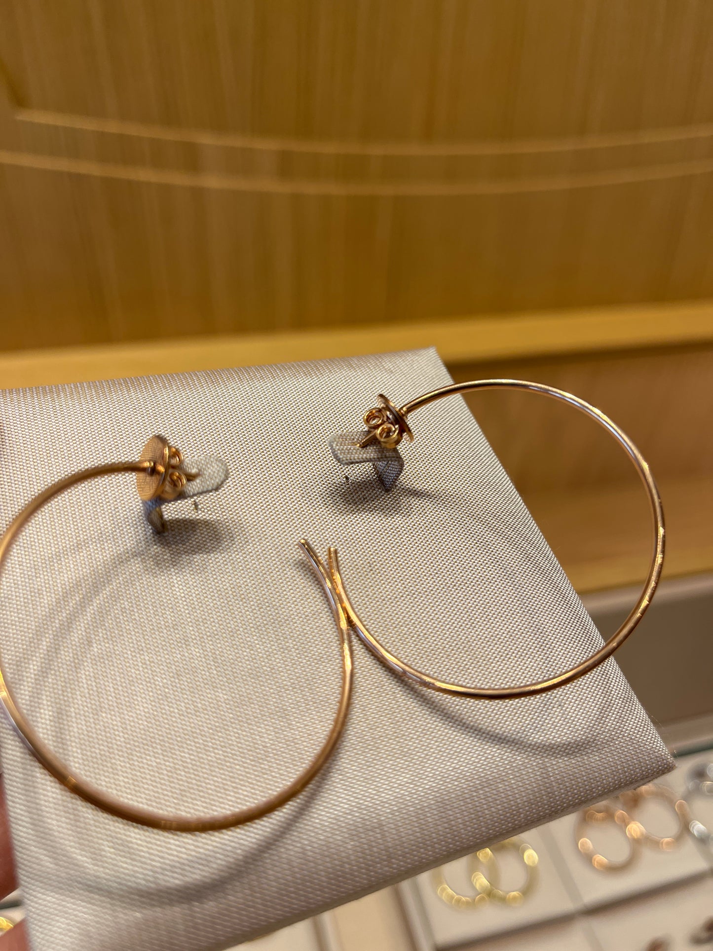 EA-HOOPED EARRINGS حلق هوب فضة 925 مغطى بالذهب عيار 18